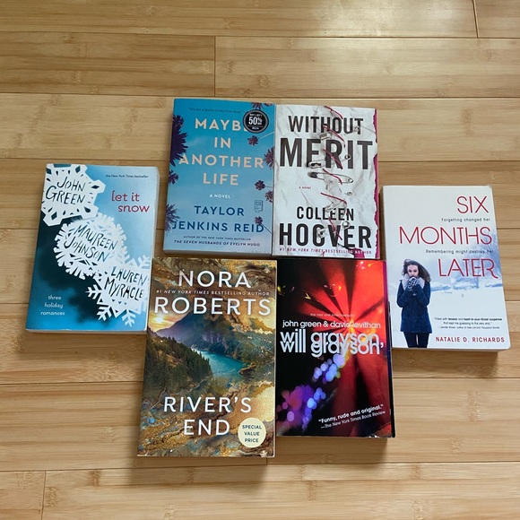 Book Bundle - Picture 1 of 1